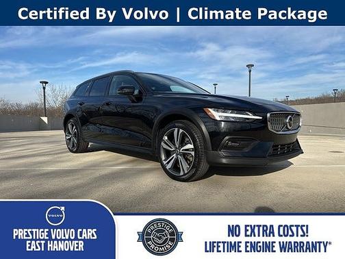 2025 Volvo V60 Cross Country Plus