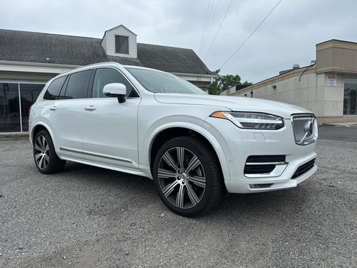 2023 Volvo XC90 B6 AWD Ultimate 7-Seater