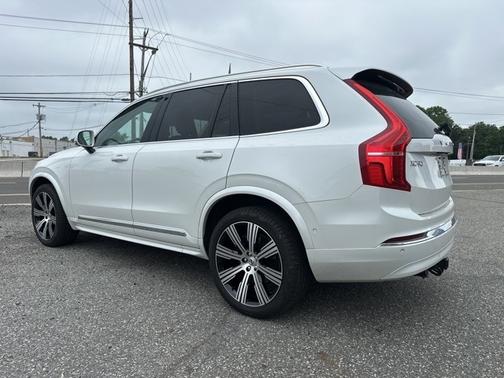 2023 Volvo XC90 B6 AWD Ultimate 7-Seater