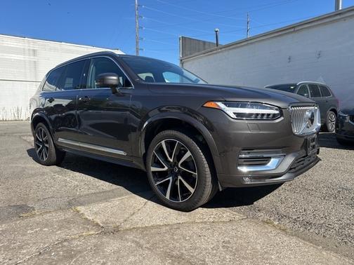 2023 Volvo XC90 B6 AWD Plus 7-Seater