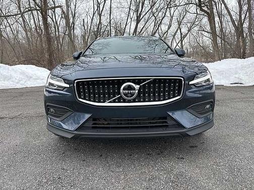 2025 Volvo V60 Cross Country Plus