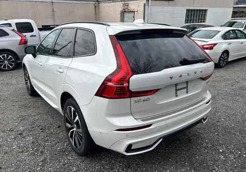 Crystal White 2023 Volvo XC60 Plus