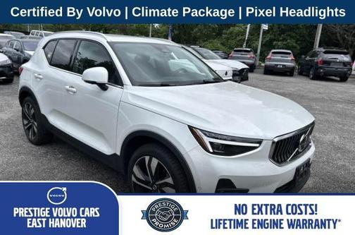 Crystal White Pearl 2025 Volvo XC40 B5 Plus Bright Theme