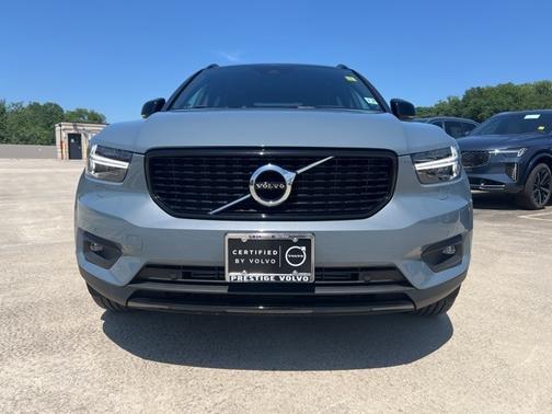 2022 Volvo XC40 T5 AWD R-Design