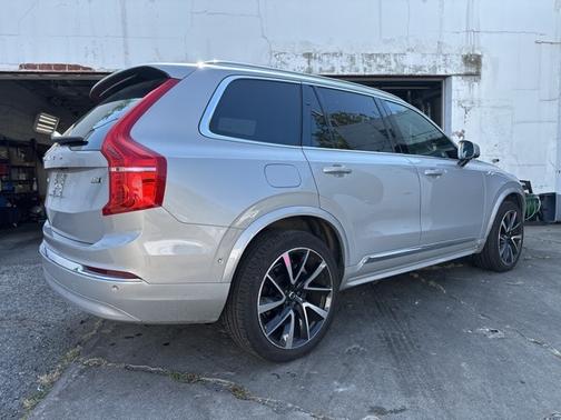2024 Volvo XC90 B5 Plus Bright