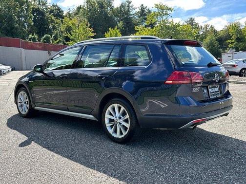 Night Blue Metallic 2017 Volkswagen Golf Alltrack TSI SE