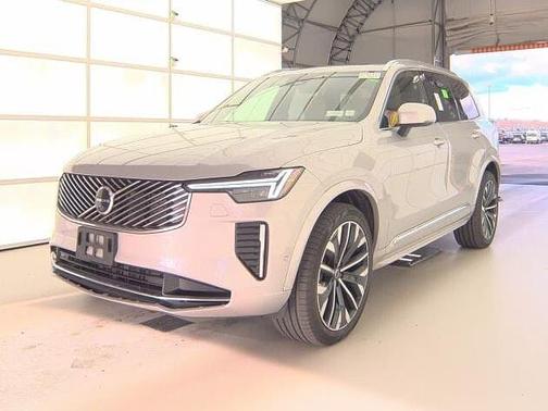 2025 Volvo XC90 Plus