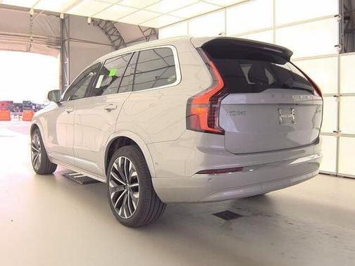 2025 Volvo XC90 Plus