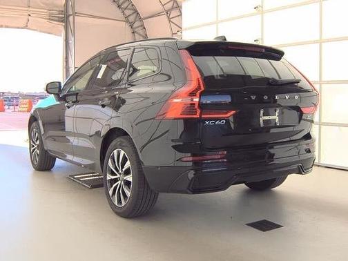 2025 Volvo XC60 Plus