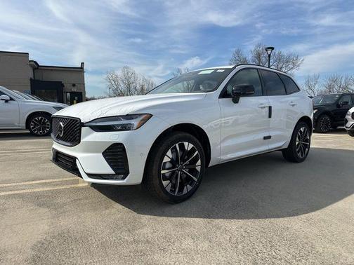 Crystal White Metallic 2026 Volvo XC60 B5 Plus