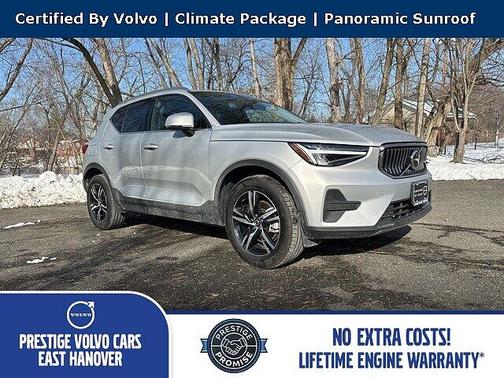 2025 Volvo XC40 Core