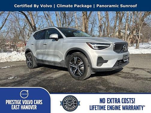 2025 Volvo XC40 Core