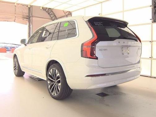 2025 Volvo XC90 Plus