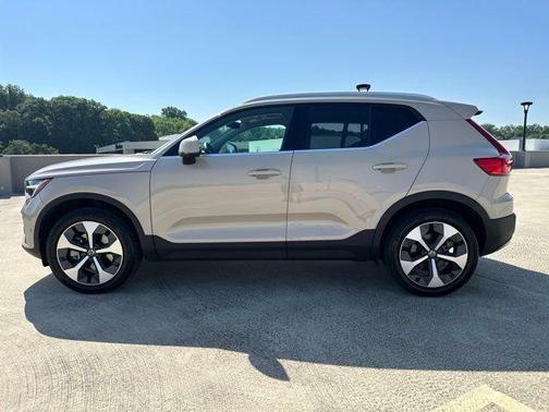 Sand Dune Metallic 2025 Volvo XC40 B5 Plus Bright Theme