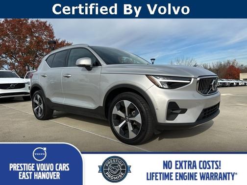 2025 Volvo XC40 B5 Plus Bright Theme