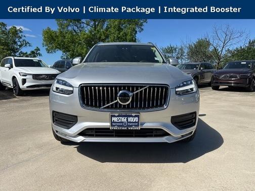 2022 Volvo XC90 T6 AWD Momentum 7 Seater