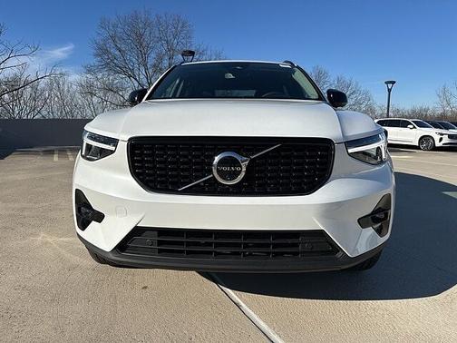 2025 Volvo XC40 Plus