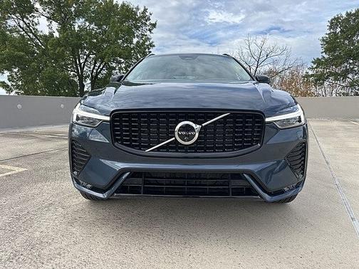 2025 Volvo XC60 Plus