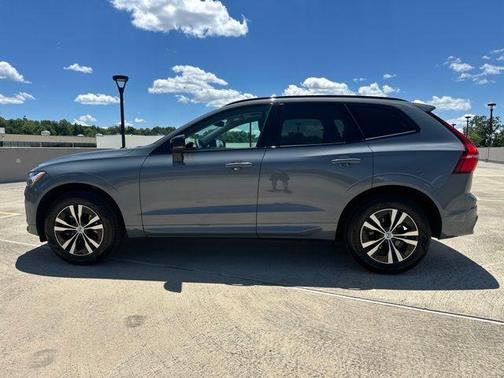 Thunder Gray Metallic 2024 Volvo XC60 B5 Core