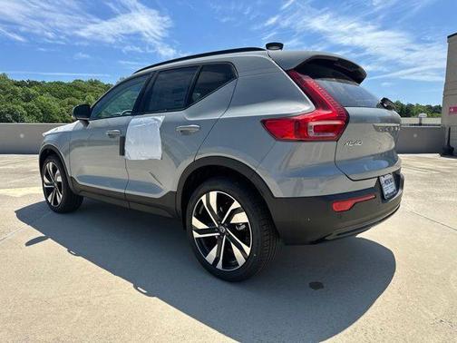 Metallic 2026 Volvo XC40 B5 Plus