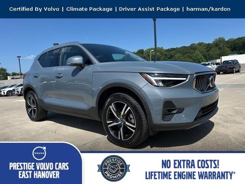 2023 Volvo XC40 B5 AWD Plus Bright