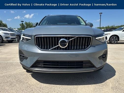 2023 Volvo XC40 B5 AWD Plus Bright