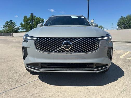 Metallic 2026 Volvo XC90 B6 Plus 7-Seater
