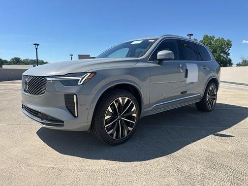 Metallic 2026 Volvo XC90 B6 Plus 7-Seater