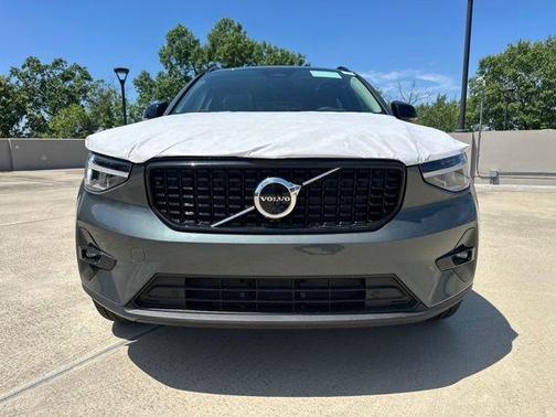 Forest Green 2026 Volvo XC40 B5 Plus