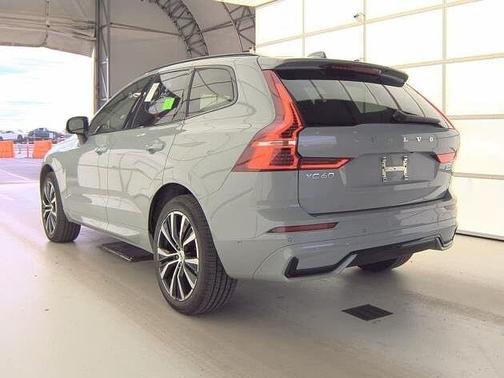 2025 Volvo XC60 Plus