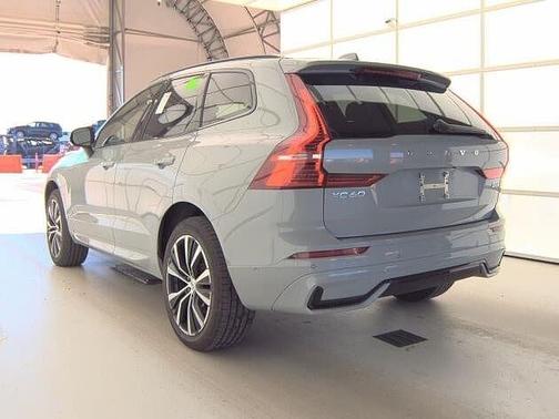 2025 Volvo XC60 Plus