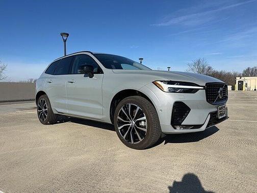 2025 Volvo XC60 Plus