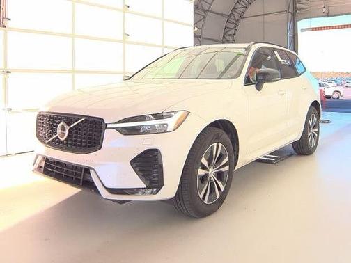 2025 Volvo XC60 Core