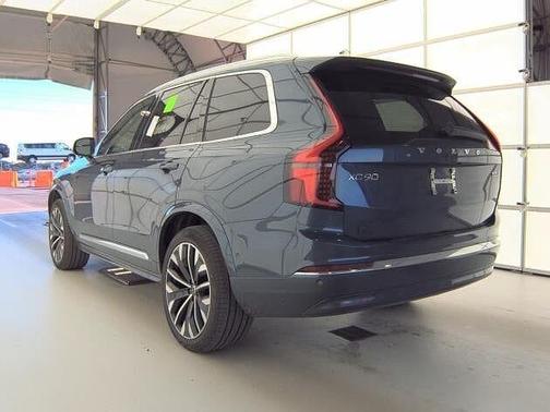 2025 Volvo XC90 Plus