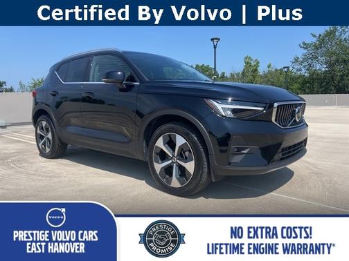 2025 Volvo XC40 B5 Plus Bright Theme