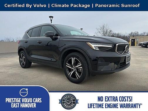 2025 Volvo XC40 Core