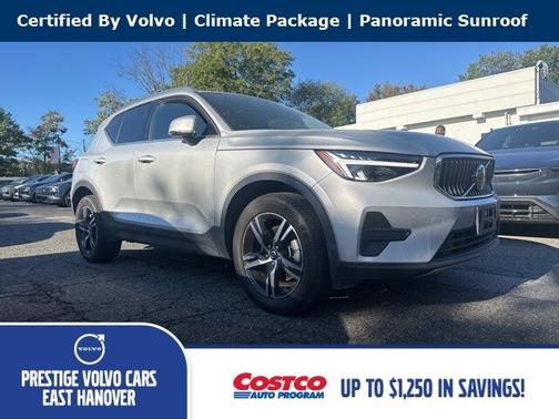 2025 Volvo XC40 B5 Core Bright Theme