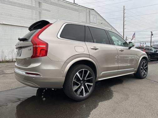 2023 Volvo XC90 B6 AWD Plus 7-Seater