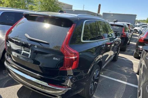 Onyx Black Metallic 2024 Volvo XC90 B6 Plus Bright Theme 7-Seater