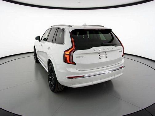 Crystal White Pearl 2026 Volvo XC90 B6 Ultra 7-Seater