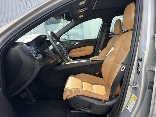 Silver 2022 Volvo XC60 B6 Inscription