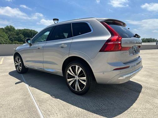 Silver 2022 Volvo XC60 B6 Inscription