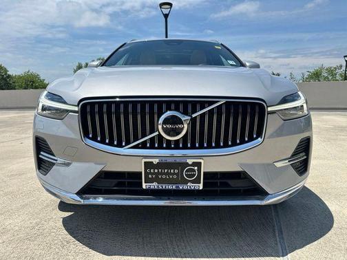 Silver 2022 Volvo XC60 B6 Inscription