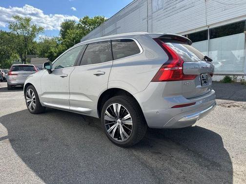 Silver 2022 Volvo XC60 B6 Inscription