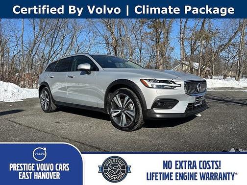 2025 Volvo V60 Cross Country Plus