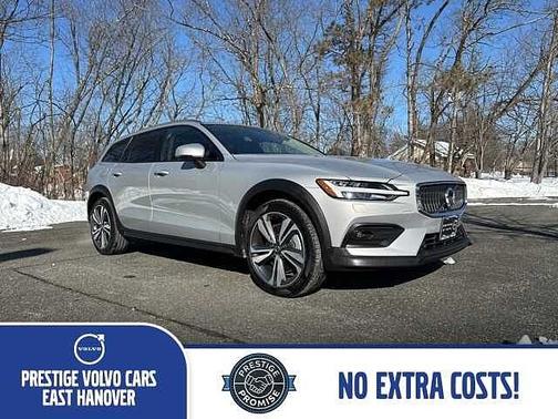 2025 Volvo V60 Cross Country Plus