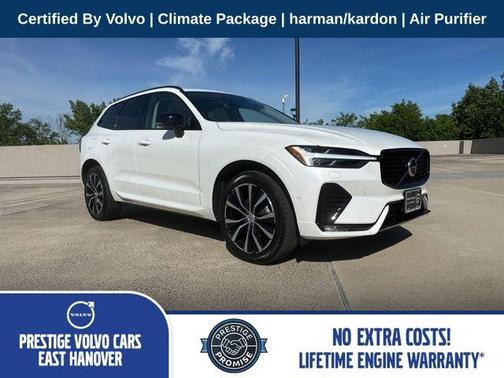 Crystal White Metallic 2023 Volvo XC60 B5 Plus Dark Theme
