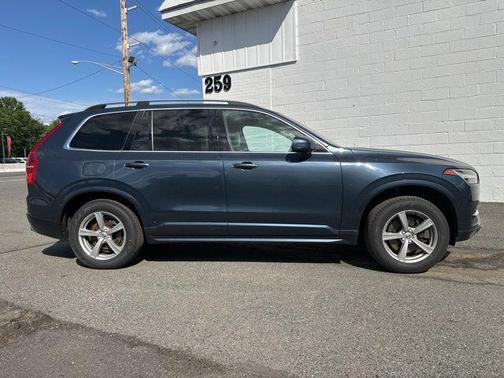Denim Blue Metallic 2019 Volvo XC90 T5 Momentum