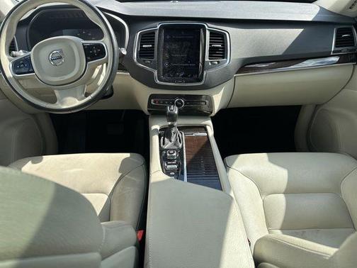 Denim Blue Metallic 2019 Volvo XC90 T5 Momentum