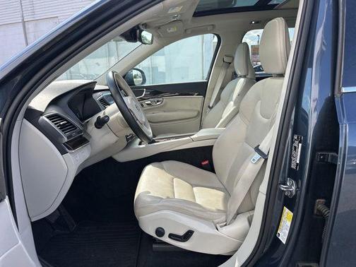Denim Blue Metallic 2019 Volvo XC90 T5 Momentum